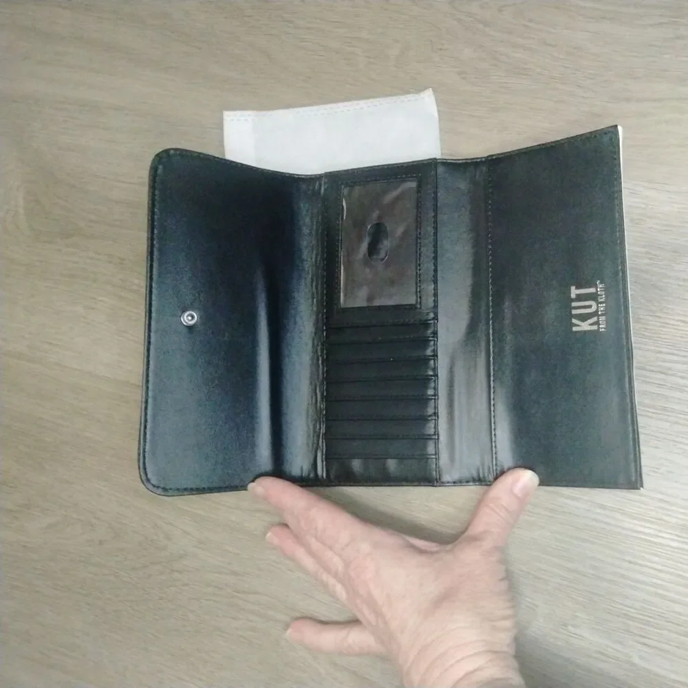 Kut From The Kloth Womens NEW Clutch/Full size Wallet Black White Striped.